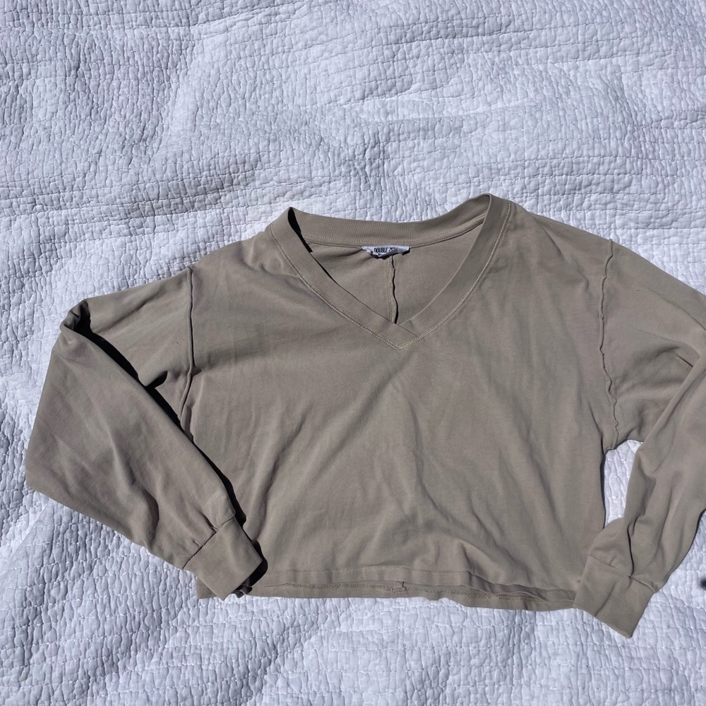 Cream V-neck crop